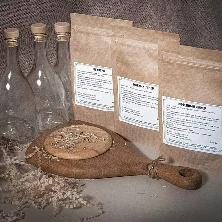 Коньячный набор: коньяк по-латгальски, миндальный коньяк, вишня на коньяке