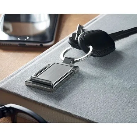 Металлический брелок-подставка