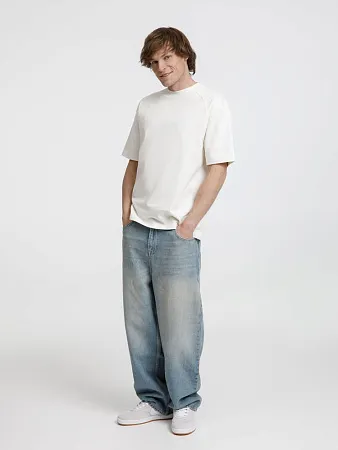 Футболка оверсайз унисекс Sideline, молочно-белая