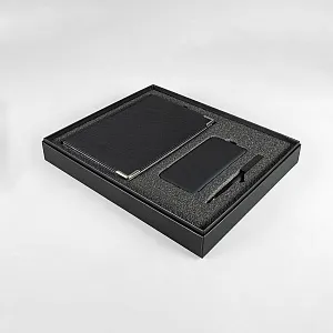 Набор подарочный KENNEDY: ежедневник, ручка и power bank в коробке с ложементом