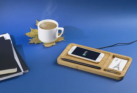 Настольный органайзер "Woodstock" с беспроводным зарядным устройством, дерево (бамбук)