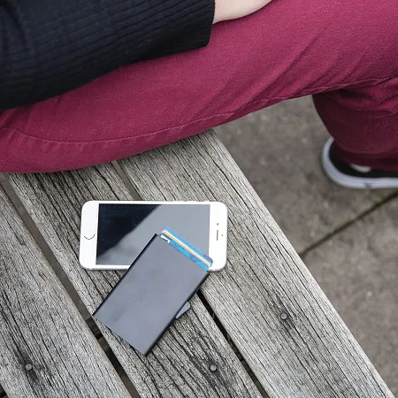 Алюминиевый держатель для карт C-Secure, голубой