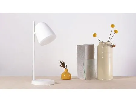 Настольная лампа с беспроводной зарядкой LED L2