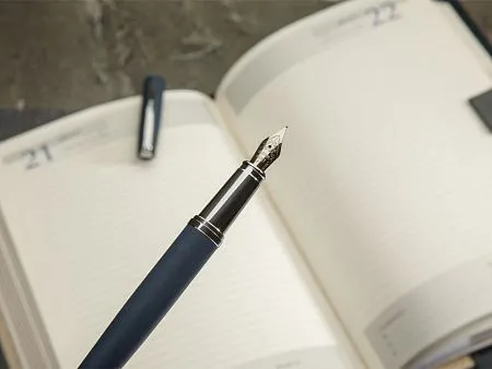 Ручка металлическая перьевая Sienna софт-тач