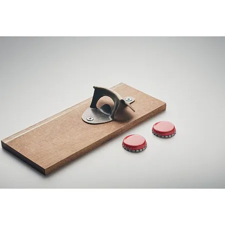 Настенная открывалка для бутыло