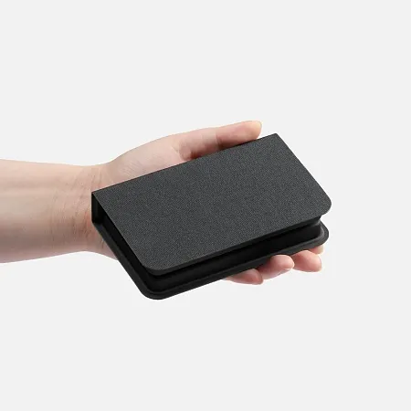 Внешний аккумулятор с беспроводной зарядкой reCover, черный