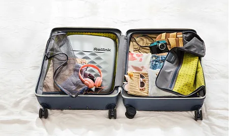 Чемодан складной Rollink Earth 55x40x20 см, 2 колеса, черный/зеленый