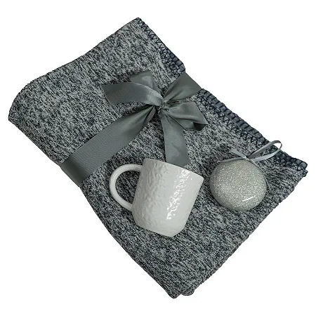 Подарочный набор HOLIDAY: плед, кружка, шар новогодний, коробка; синий