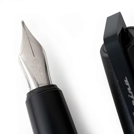 Перьевая ручка Pininfarina PF GO BLACK