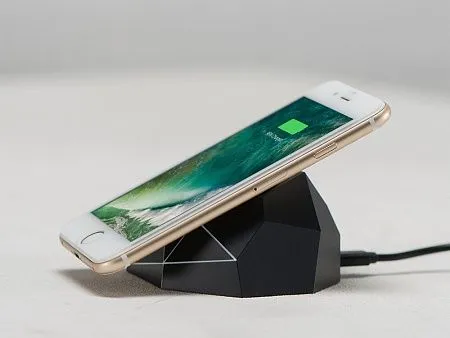 Док-станция с быстрой беспроводной зарядкой Geo Dock