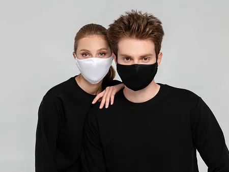 Маска для лица, черная