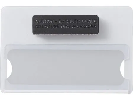 Магнитный пластиковый бейдж