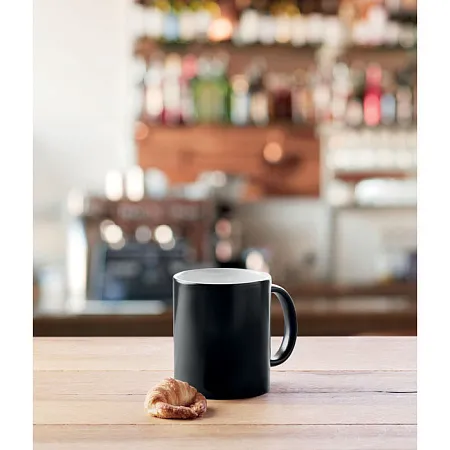 Керамическая кружка черная 