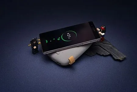 Аккумулятор с беспроводной зарядкой Pebble Wireless 9000 мАч, черный