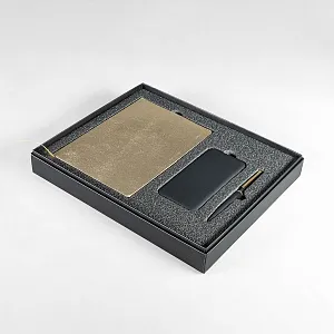 Набор подарочный   GOLDEN: бизнес-блокнот,  ручка  и power bank в коробке с ложементом