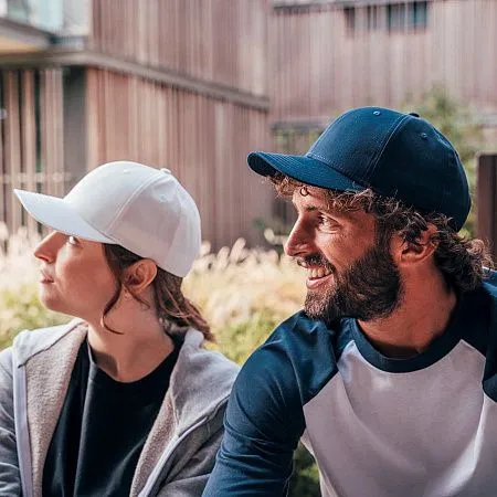 Бейсболка BOLT 170, 6 клиньев, пластиковая застежка