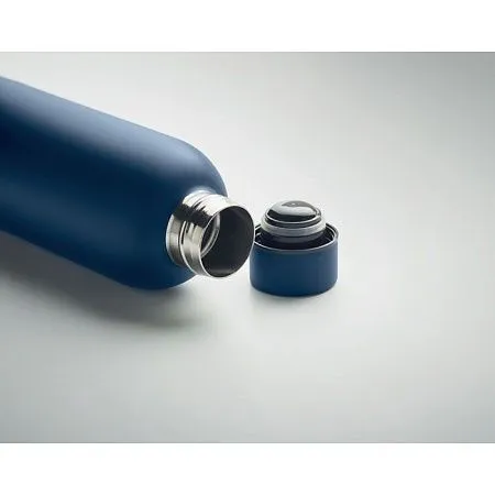 Бутылка из переработанной нержа