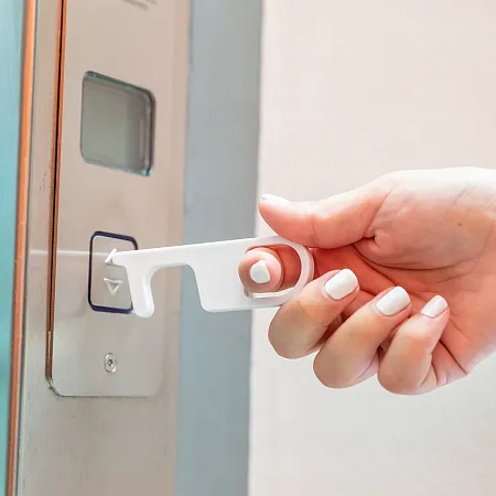 Брелок "Тачер" бесконтактный с антибактериальной защитой