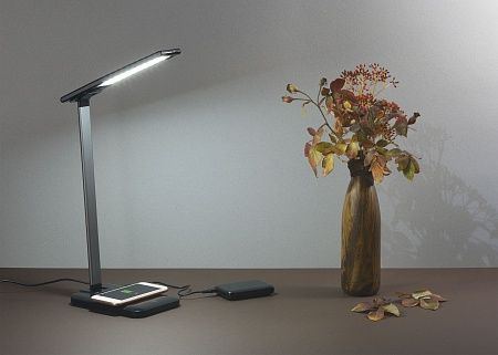 Лампа с беспроводным зарядным устройством "High Light"