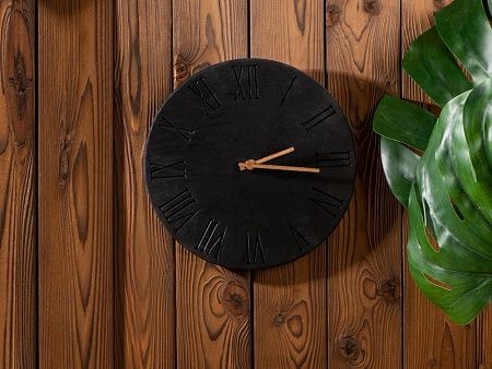 Часы деревянные Лиара